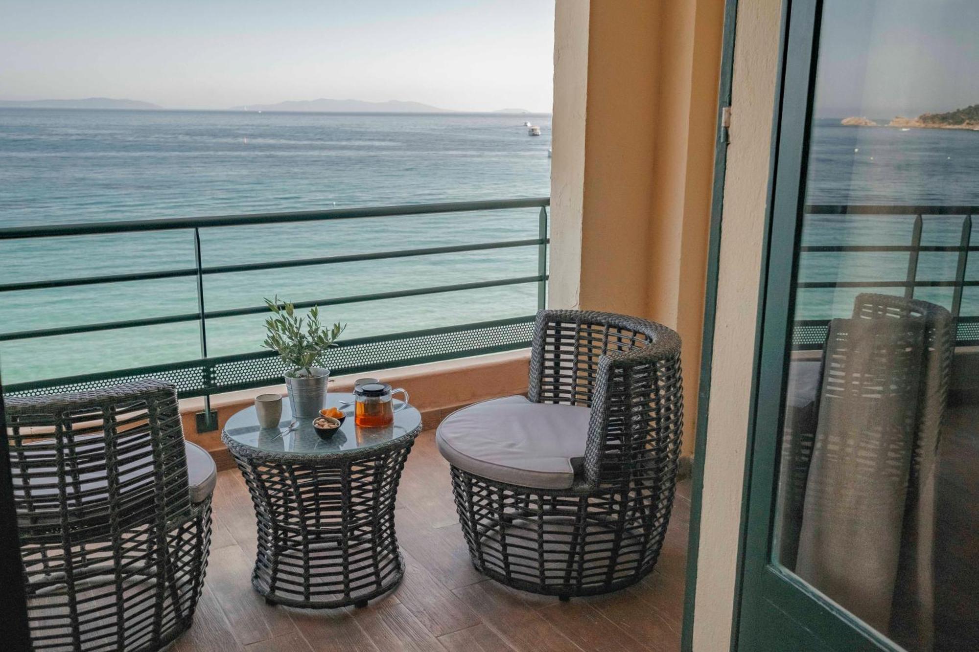 Surplage Hotel Cavaliere Le Lavandou Exteriör bild