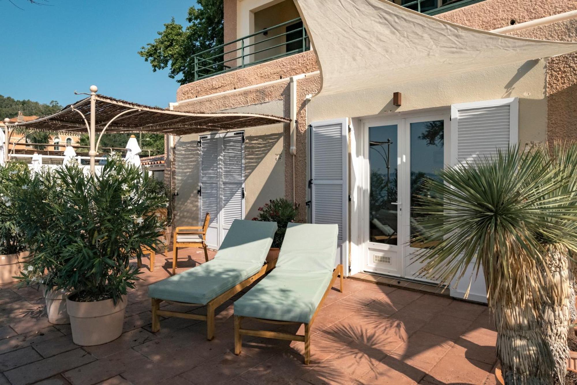 Surplage Hotel Cavaliere Le Lavandou Exteriör bild