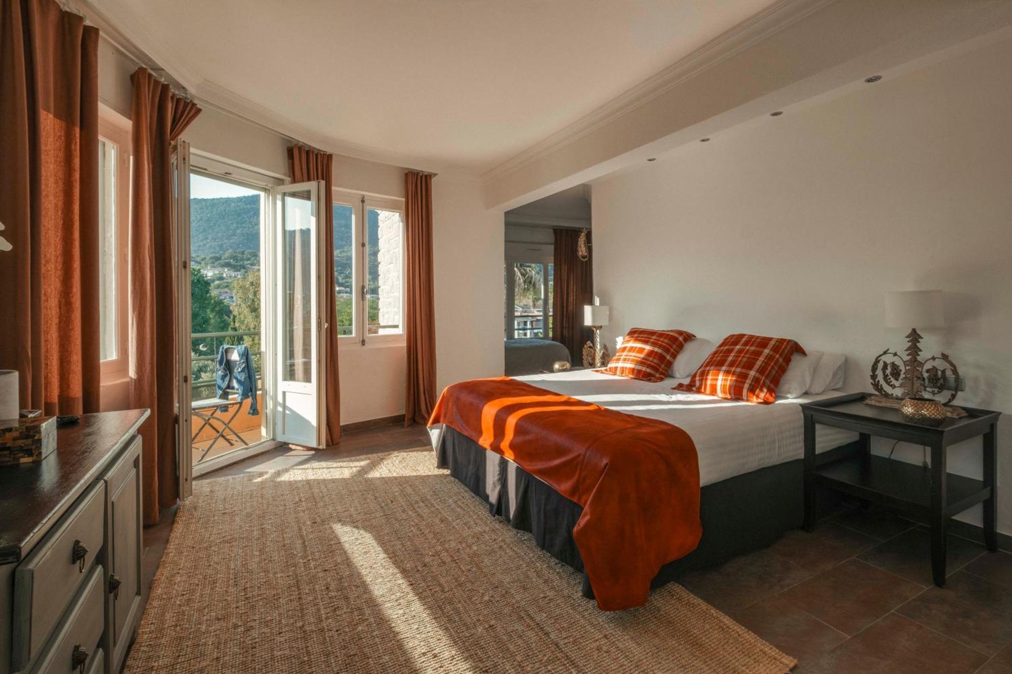 Surplage Hotel Cavaliere Le Lavandou Exteriör bild