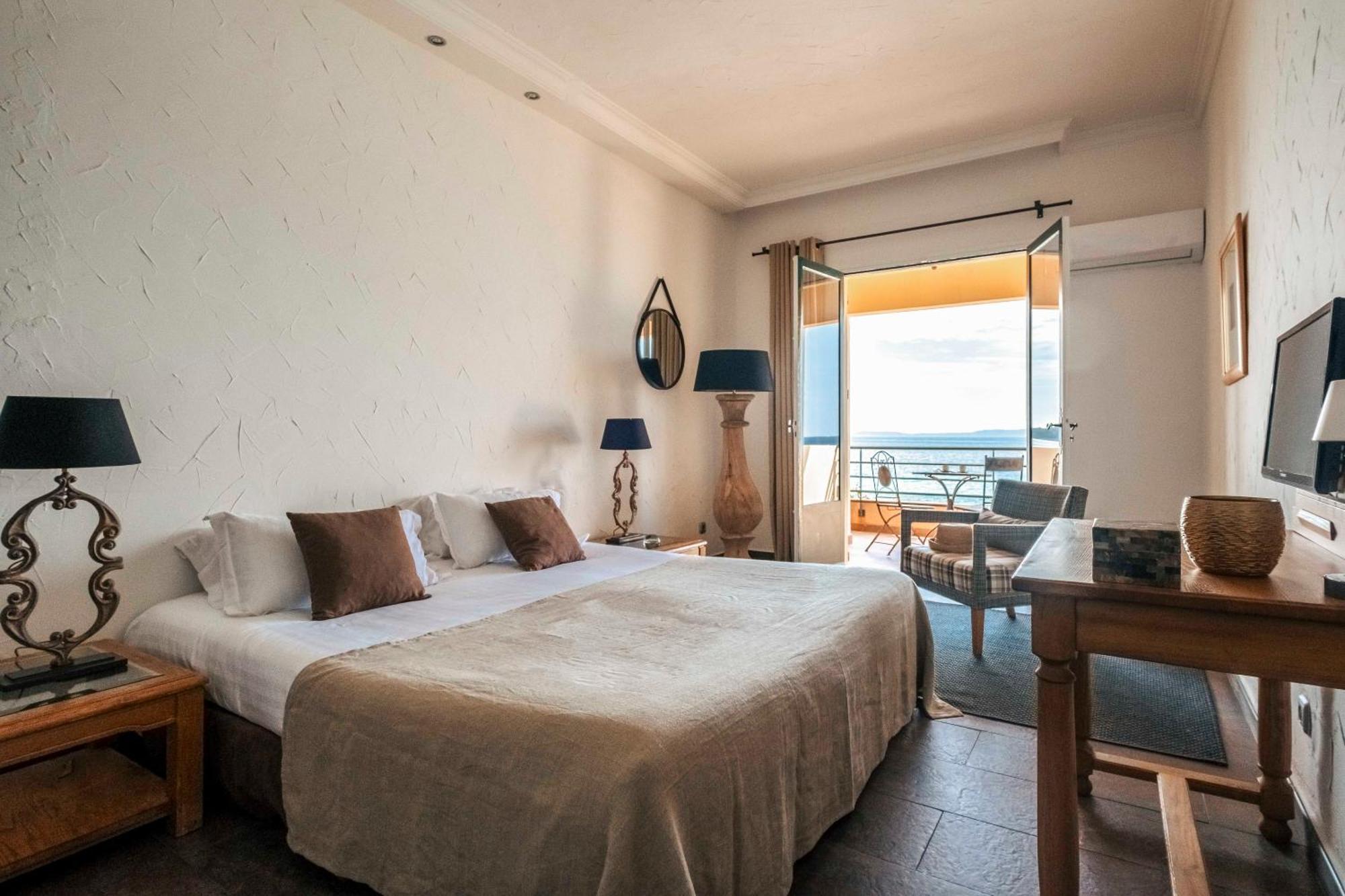 Surplage Hotel Cavaliere Le Lavandou Exteriör bild