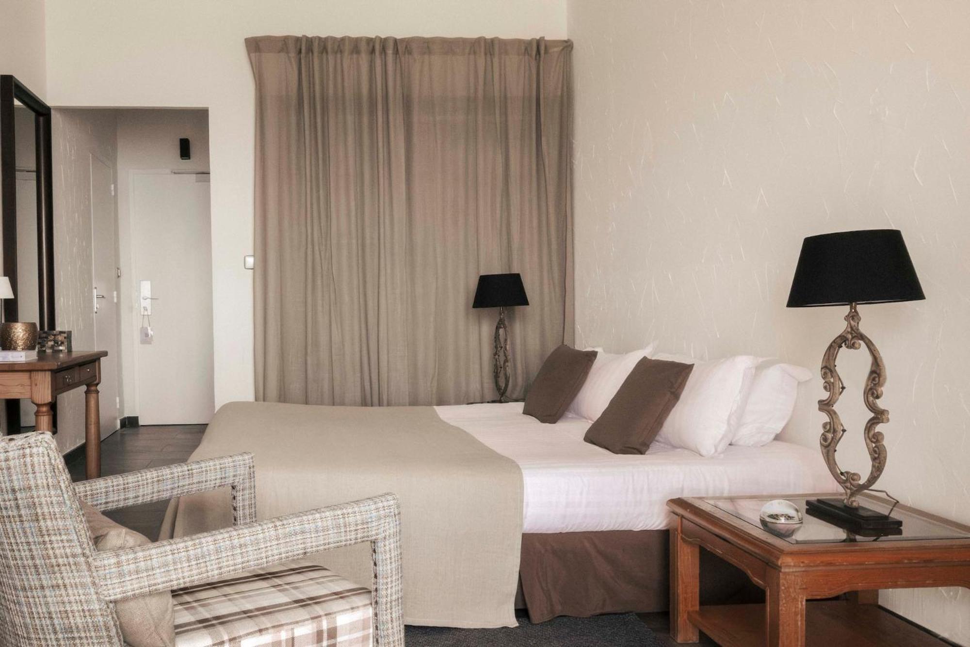 Surplage Hotel Cavaliere Le Lavandou Exteriör bild
