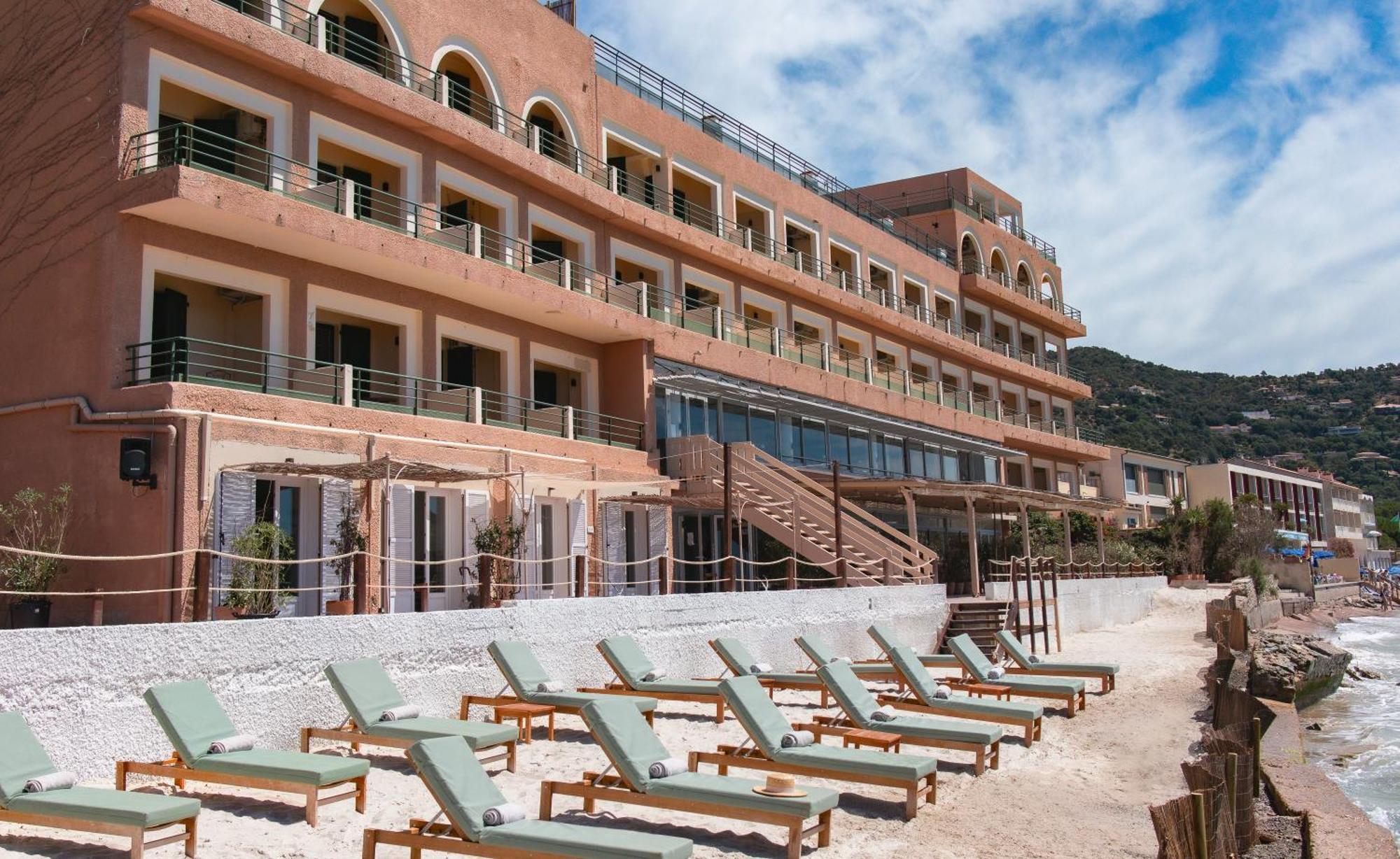 Surplage Hotel Cavaliere Le Lavandou Exteriör bild