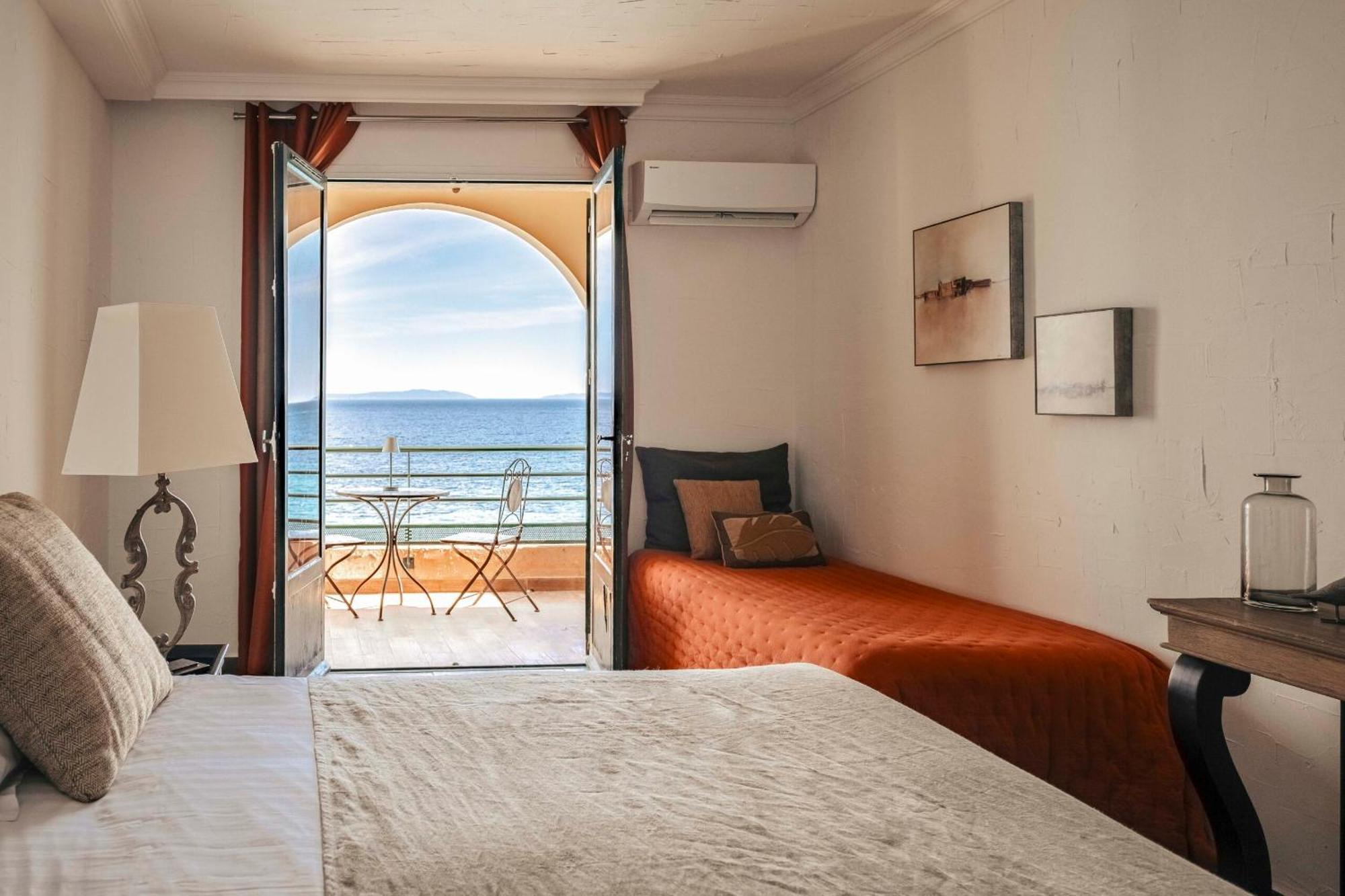 Surplage Hotel Cavaliere Le Lavandou Exteriör bild